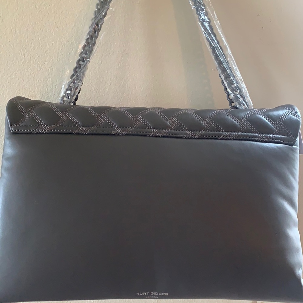 Kurt Geiger London Kensington Drench Quilted XXL Shoulder Bag - Picture 4 of 15